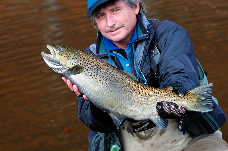 Graham Owen fly fishing for large rainbow & brown trout