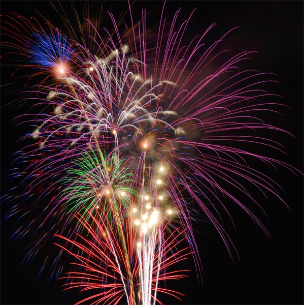 more 4th of July fireworks in Burbank California