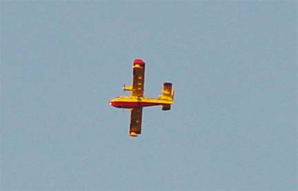 Super Scooper water dropping planes
