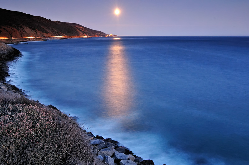 August 5th 2009, Full Moon over Malibu coastline